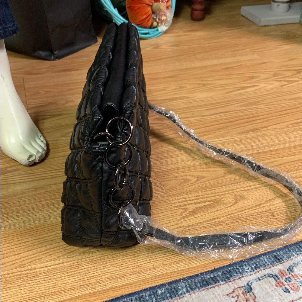 Gilda Paris Elegant Black Quilted Women's Bag waffle chain new - Picture 2 of 6